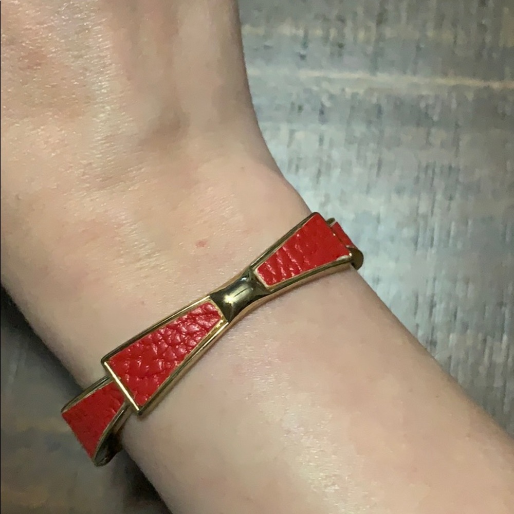 Red and gold bow bracelet